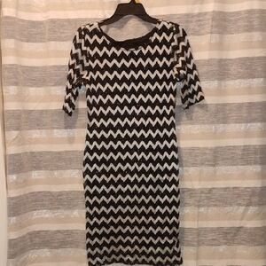 Connected Apparel Black and White Chevron Midi Dress